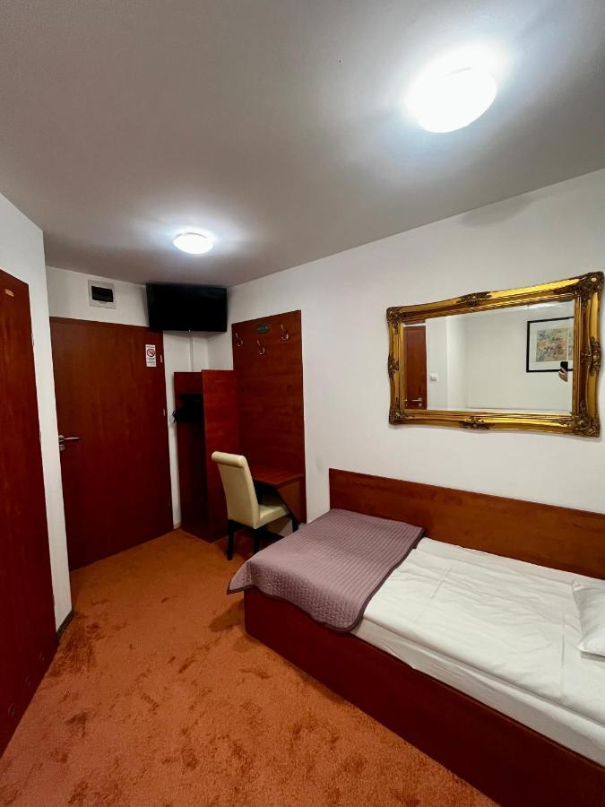 Orion Hotel Parczew Dış mekan fotoğraf