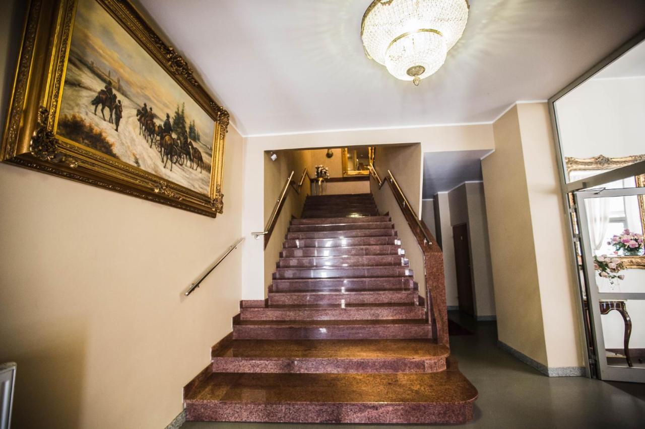 Orion Hotel Parczew Dış mekan fotoğraf